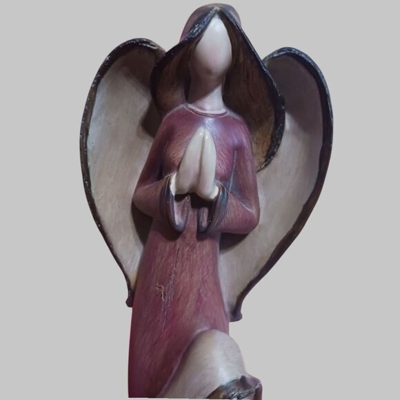 Statue of Angel Watching over Mary & Jesus With Praying Hands Scene - Picture 5 of 7